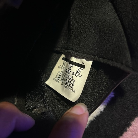 Jordan Air Size 7 - Picture 5 of 5